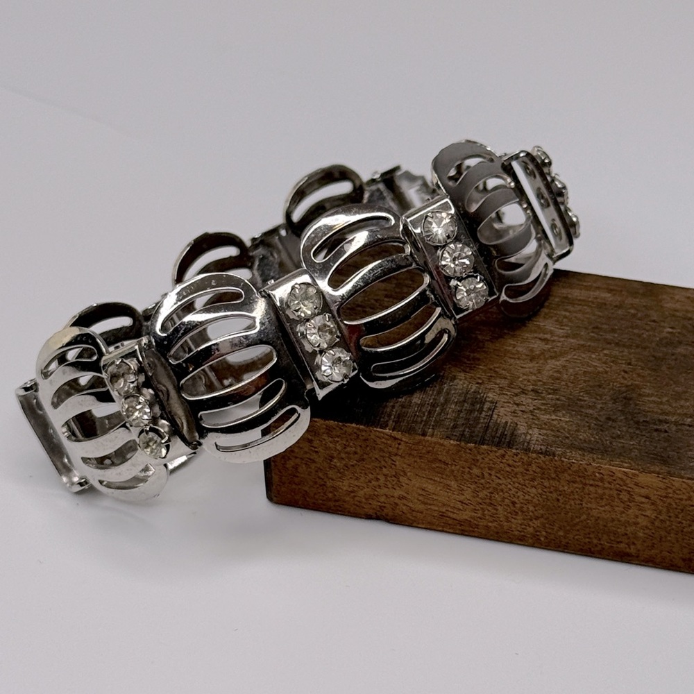 🚨3 for $15🚨 Silver Tone Rhinestone Bracelet